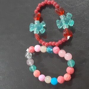 🌹 Beaded bracelet with teddy bear.